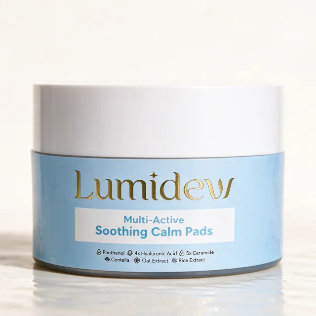 Jar Lumidew Multi-Active Soothing Calm Pads berwarna biru
